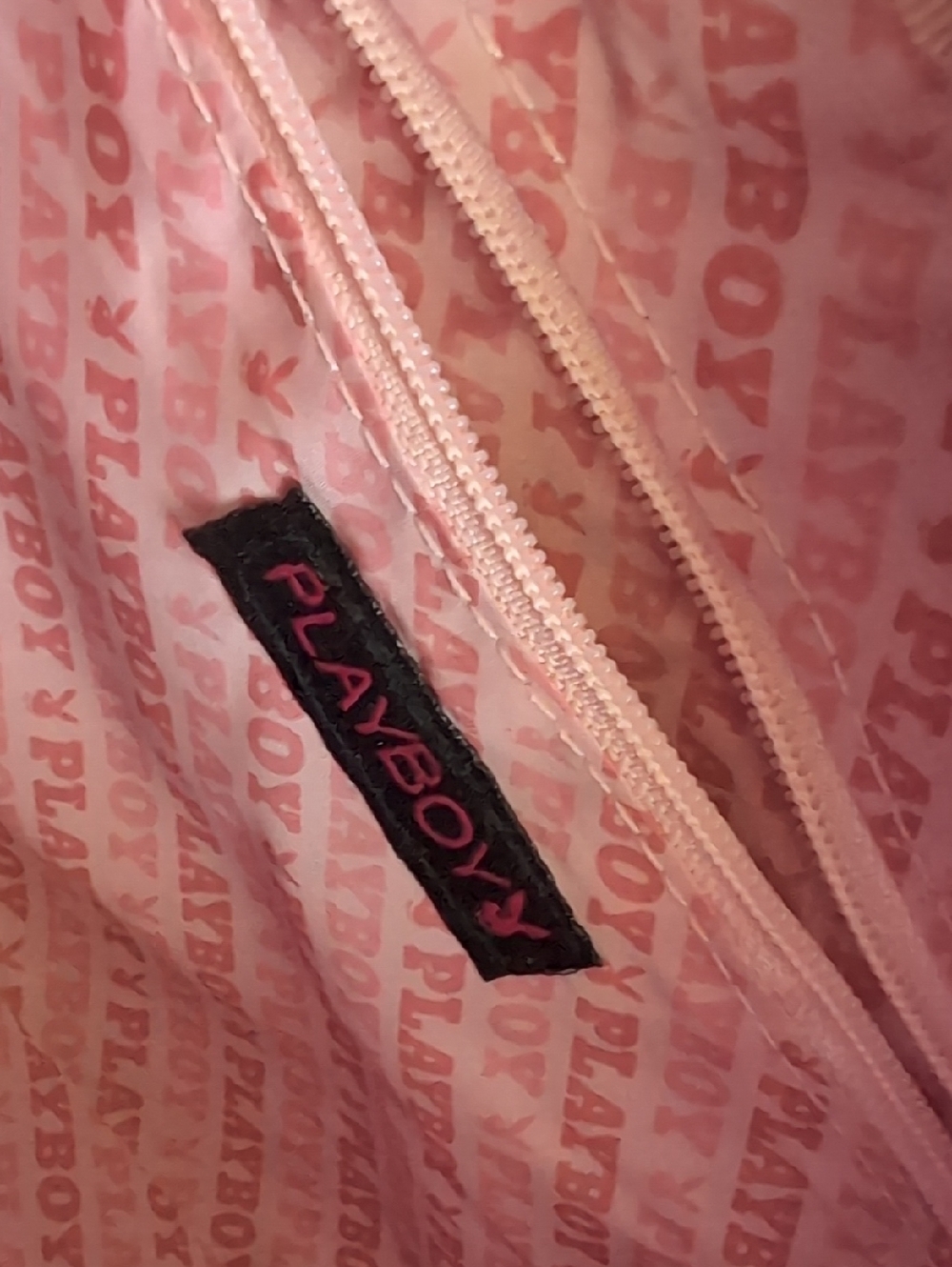 2006 Vintage PLAYBOY Pink Patent Shoulder Bag with Black Trim - Picture 6 of 8